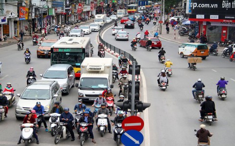 Nên chăng tích hợp hai dự luật về giao thông
